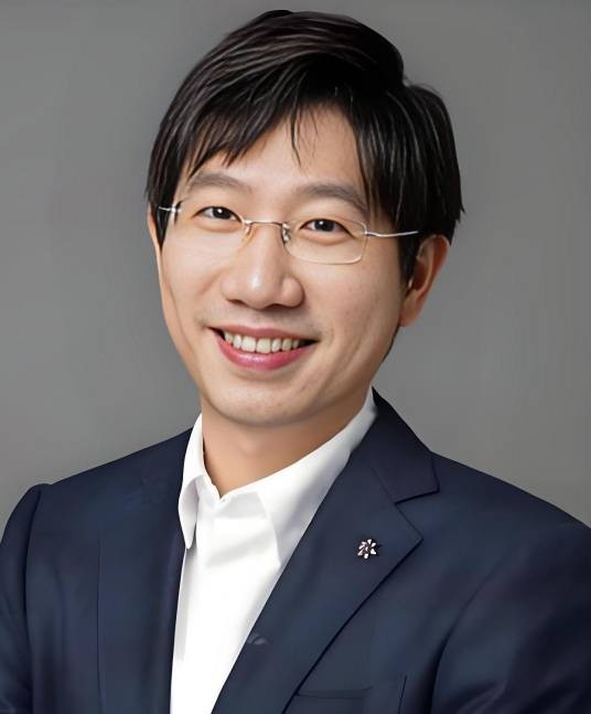 黄翔（复旦大学附属华山医院神经外科主诊医师）