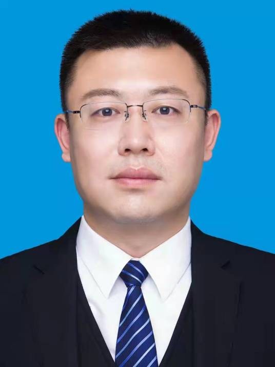 薛俨（重庆市渝中区政府副区长、党组成员）