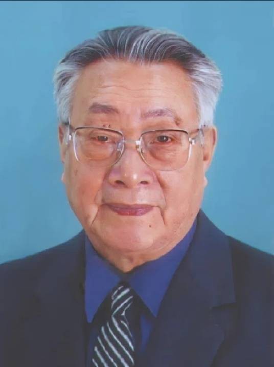 万桐书（新疆维吾尔自治区音乐家协会原名誉主席）