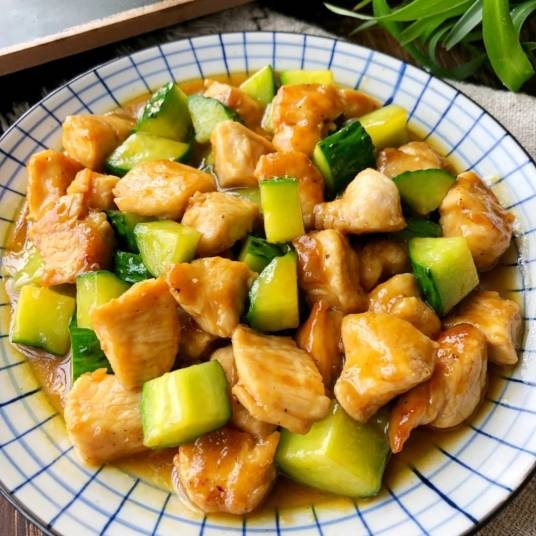 黄瓜鸡丁