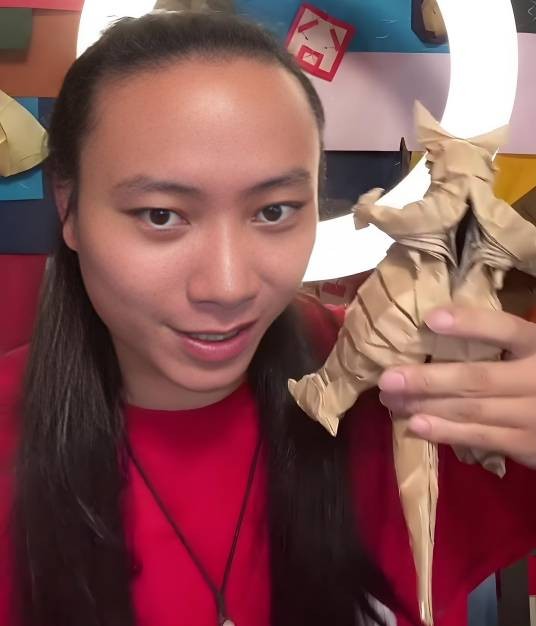 折纸的那个秦坤