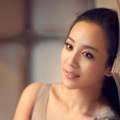 喝着烈酒唱情歌