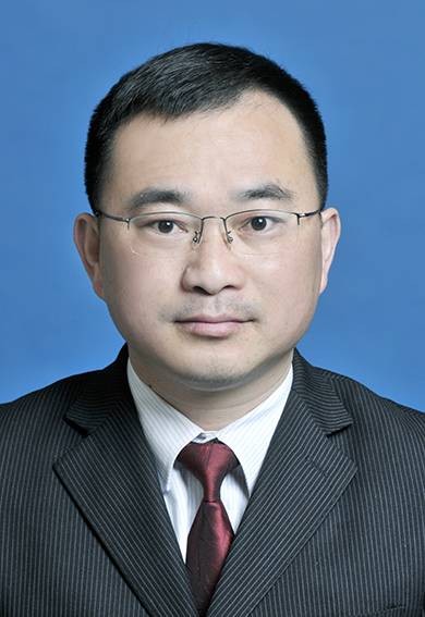 陈小明（安徽省怀宁县教育局党委书记、局长）