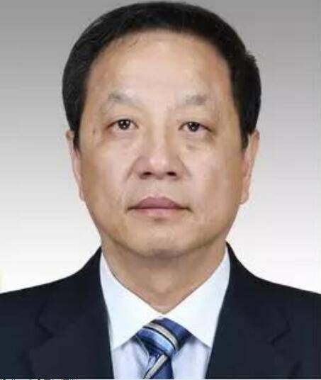 万荣（上海海洋大学原党委副书记、校长）