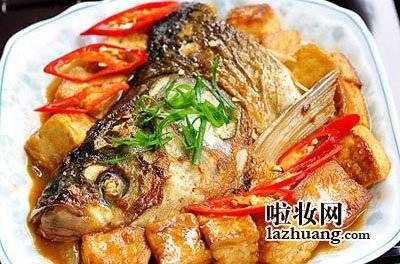 红烧鱼头炖豆腐