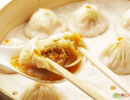 蟹粉小笼包