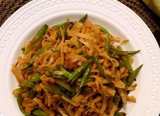豆角炒饼丝