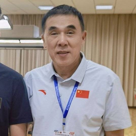 施明（台球教练、裁判）