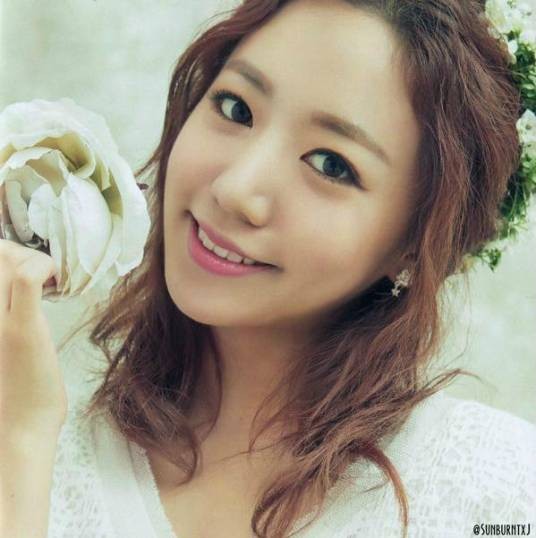 金南珠（韩国女歌手、组合A Pink成员）