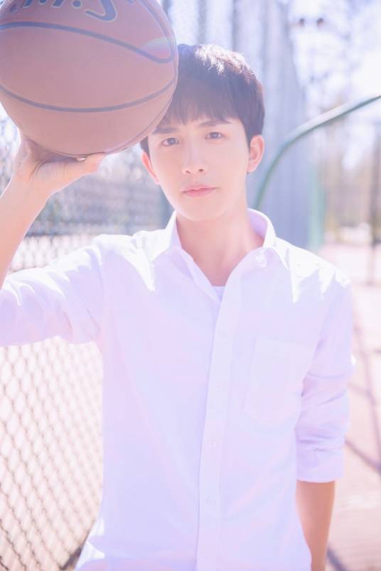 李圣佳(新生代阳光型男歌手)