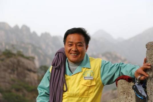 李培生(安徽省第十四届人大代表,黄山旅游发展股份有限公司玉屏环卫所领班)