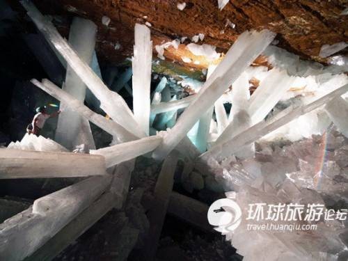 水晶洞穴（墨西哥奇瓦瓦沙漠地下自然水晶洞）