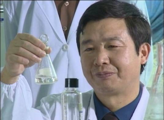 谭晓风(国务院学位委员会学科评议组成员,中南林业科技大学教授、省政府参事、湖南油茶协会会长)