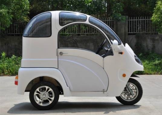 电动三轮车(以蓄电池为动力、电动机为驱动的拉货或载人用的三轮运输工具)
