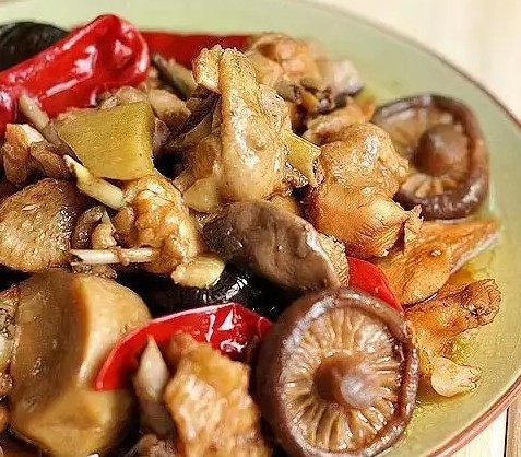 香菇炖鸡块
