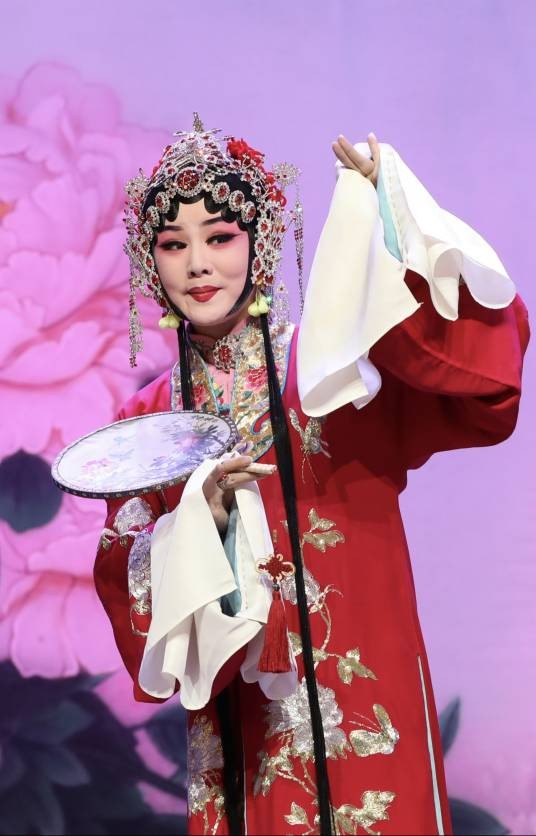 侯红琴