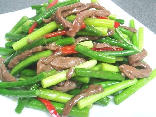 大蒜炒牛肉