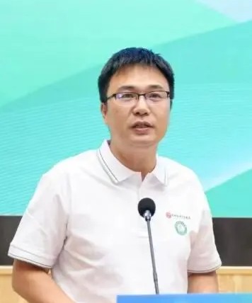李鲲鹏（首都经济贸易大学党委常委、副校长、教授，琢玉书院院长）