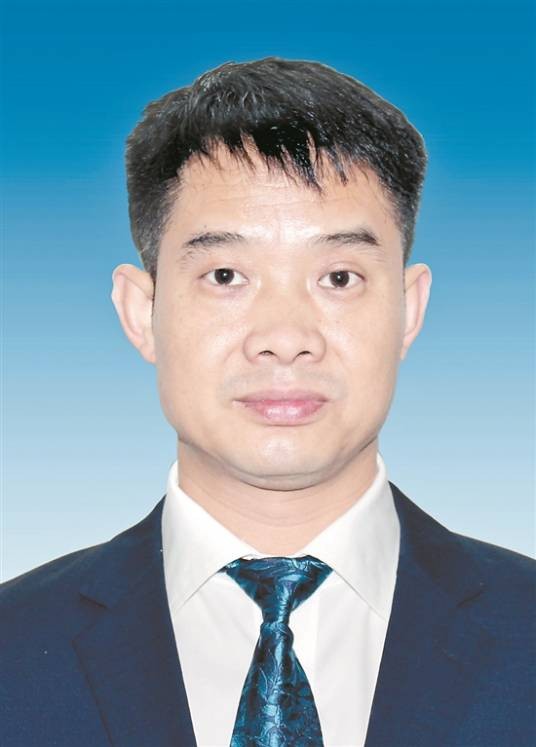 杨东伟（云南省昆明市滇中新区党工委副书记、管委会副主任）