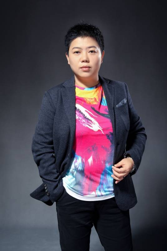 姚莉(耀江影视传媒有限公司董事长)