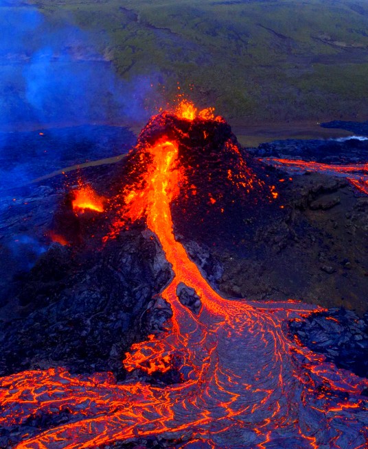 华纳达尔斯火山