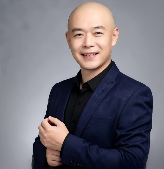 张京（青年作曲家、舞台剧演员、声乐教师）