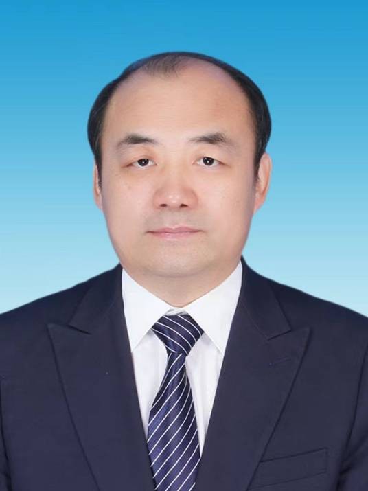 王成(新疆维吾尔自治区政协副秘书长、办公厅主任)