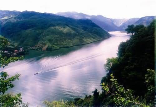 富春至严陵山水甚佳
