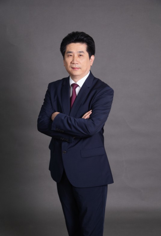 杨军（安徽海螺集团有限责任公司党委书记、董事长，安徽省人大财政经济委员会委员）