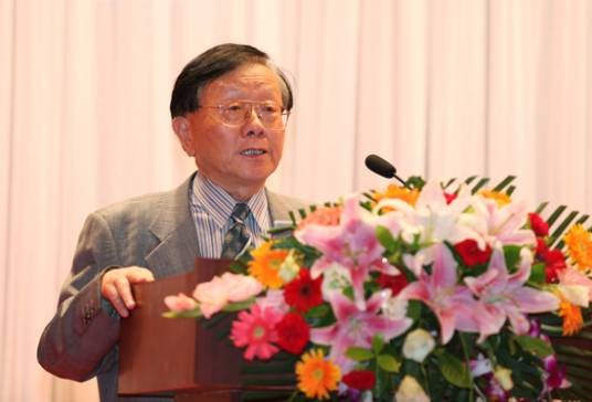 刘吉(中国社会科学院原副院长、中欧国际工商学院名誉院长)