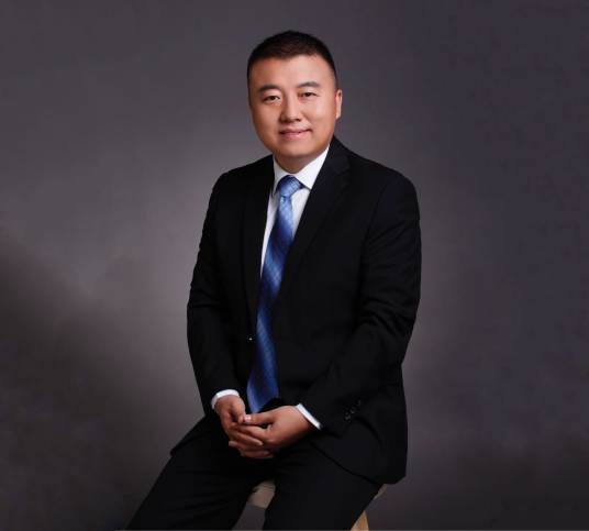 丁朋（明杰资本董事局主席）