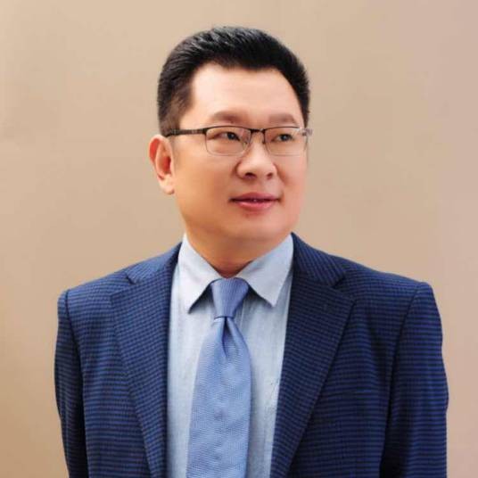 王晓伟(假冒中国政法大学欧洲研究中心研究员和莫斯科国立大学教授)