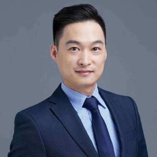 冯飞（中佳盛世文化产业集团创始人）