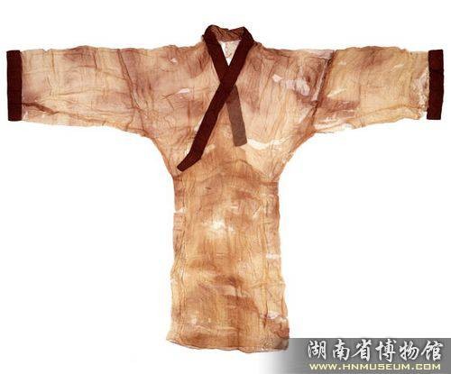 西汉直裾素纱襌衣
