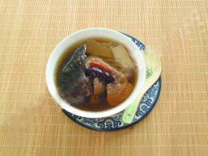 淮山杞子炖水鱼