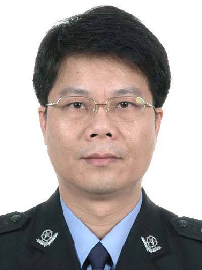 谢鹏飞（广东省珠海市公安局原党委委员、副局长）