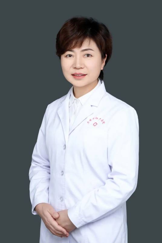 乌兰托娅(赤峰市妇产医院党委书记,内蒙古自治区第十三、十四届人民代表大会代表)