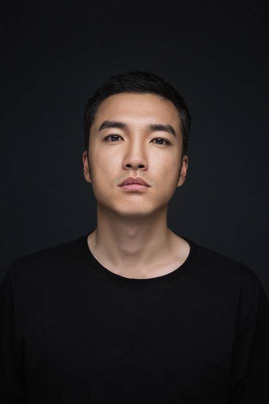 何李宁