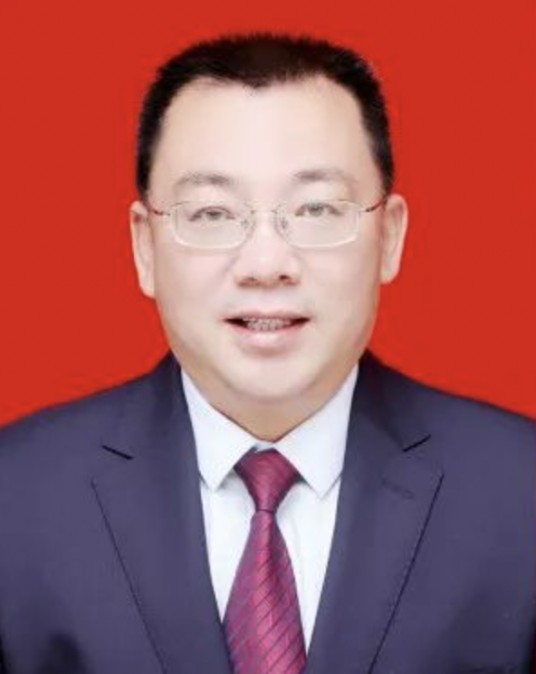 王成录（宁夏回族自治区固原市政府副秘书长）