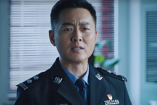 罗劲松（电视剧《巡回检察组》中的男配角）