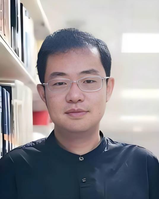 崔峰（南洋理工大学教师）