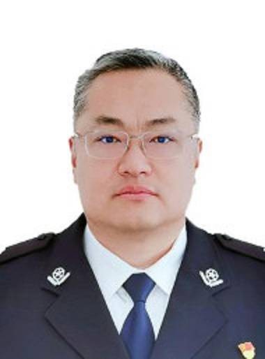 张冰洁(黑龙江省双鸭山市政府副市长、党组成员,市委政法委副书记,市公安局党委书记、局长)