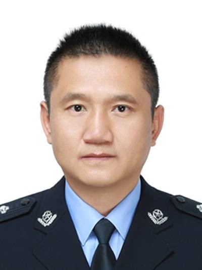 王继伟（云南省德宏州公安局党委委员、副局长）