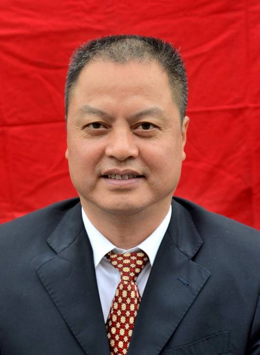李中华（江西省贵溪市政协原党组书记、主席）