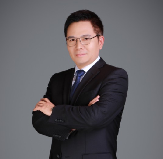 李山（第十四届全国政协委员，丝路金融公司董事长）