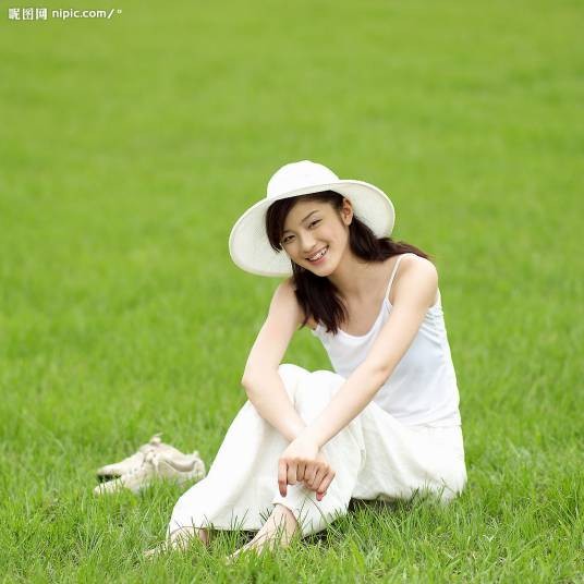 女性（指人类两性之一，与男性相对）