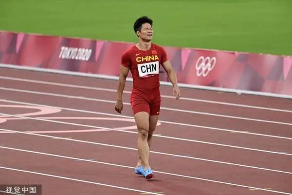 苏炳添回应中国队递补奥运铜牌：是几代人努力的结果，其言论为何赢得称赞？
