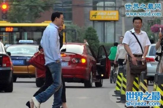 央视一姐董卿被6人睡图片,榜上海富豪私生活糜烂