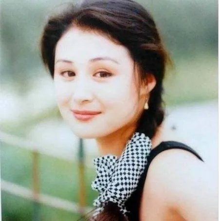 于月仙曾饰演谢大脚,因太美遭姐赵本山拒绝,几月后试镜秒过,你怎么看?