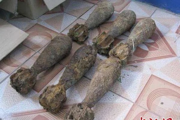 村民家门口挖出16枚炮弹，长时间不用的炮弹会爆炸吗？